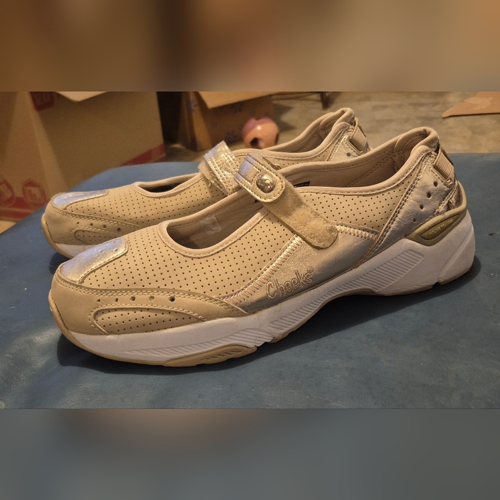 Tony Little Cheeks Fit Body Women's Fitness Shoes – Size 10 – Beige/Gold